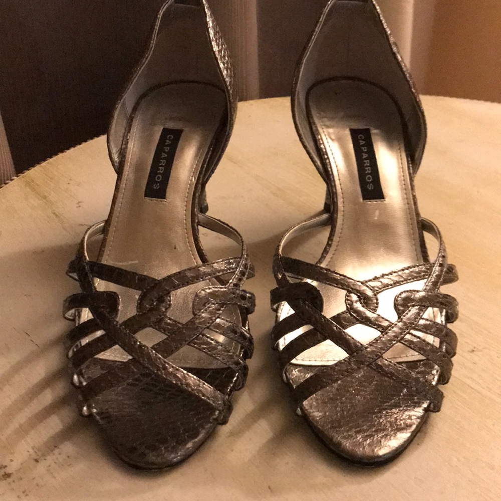 Caparros Vintage Styled Heels - Picture 2 of 7
